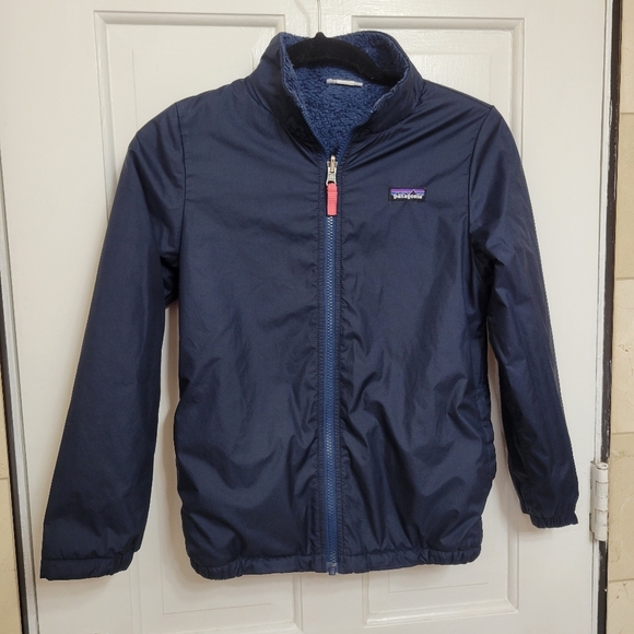 Patagonia Reversible youth jacketit has fleece inside. - Picture 1 of 11